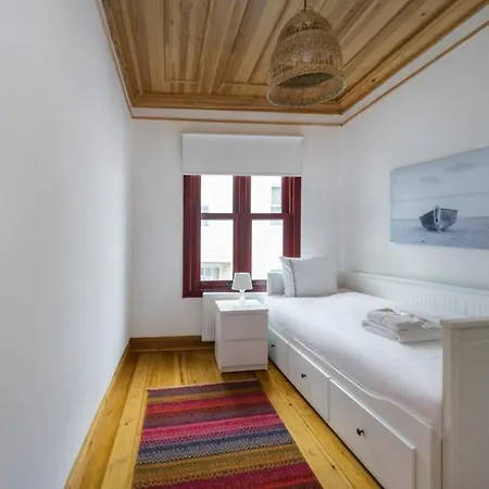 Newly Renovated Lavish Historic 6br House! #102 4* Istanbul